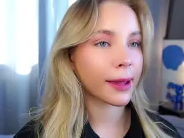 lipswithsmileonthem Image 12