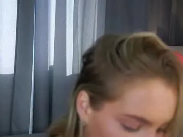 lipswithsmileonthem Image 4