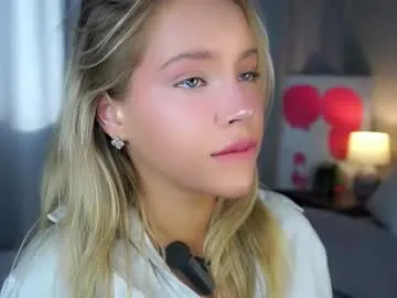 lipswithsmileonthem Image 6