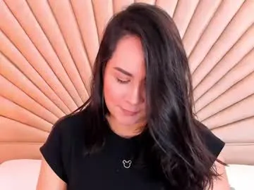 loracolins – webcam model profile photo Image 5