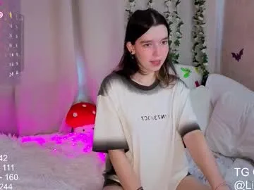 shiny-lily – webcam model profile photo Image 16