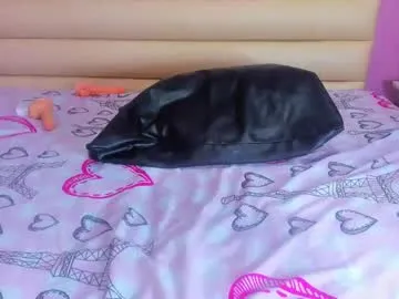 xlunami – webcam model profile photo Image 7