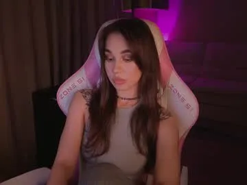 naomi_diamond_ – webcam model profile photo Image 15