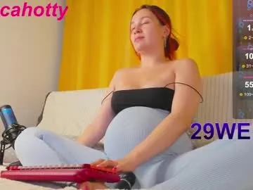 lucy1990xxx – webcam model profile photo Image 4