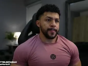 glossybabe_ – webcam model profile photo Image 14