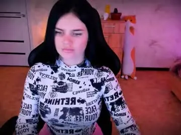 Likachkaa – webcam model profile photo Image 7