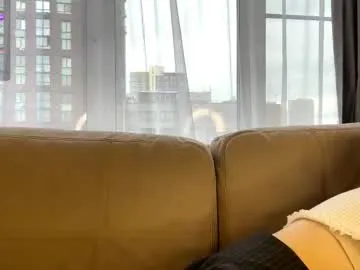 Sophialanguage – webcam model profile photo Image 4