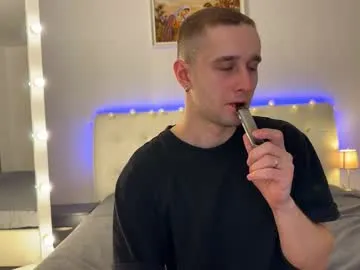 LinaTwins – webcam model profile photo Image 2