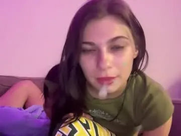 yiovanna19 – webcam model profile photo Image 16