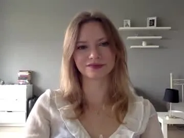 bunnydollstella – webcam model profile photo Image 17