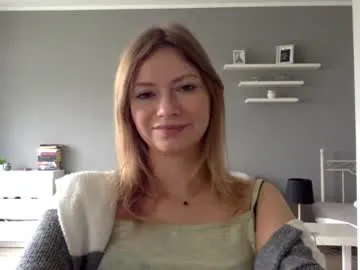 bunnydollstella – webcam model profile photo Image 18