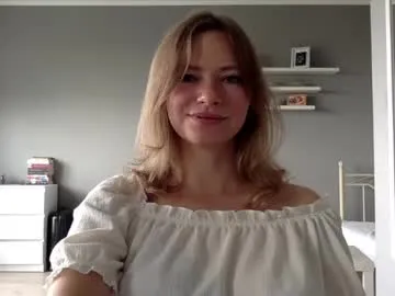 bunnydollstella – webcam model profile photo Image 3