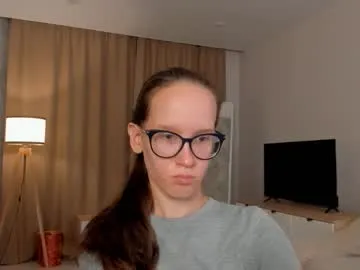 MinniMia – webcam model profile photo Image 10