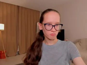 MinniMia – webcam model profile photo Image 18