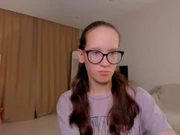 MinniMia – webcam model profile photo Image 19