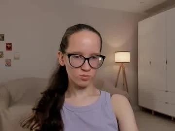 MinniMia – webcam model profile photo Image 5