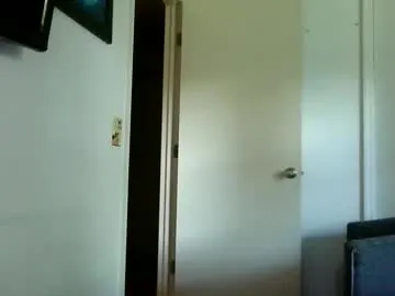 emmawuilian – webcam model profile photo Image 10