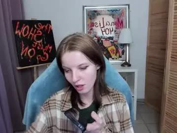 Kristallik-1 – webcam model profile photo Image 11