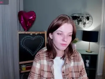 Kristallik-1 – webcam model profile photo Image 16