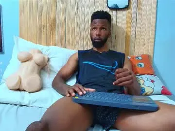 saraloverays – webcam model profile photo Image 4