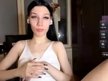 MiaLiaHot – webcam model profile photo Image 18