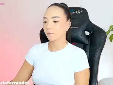 xlunami – webcam model profile photo Image 4