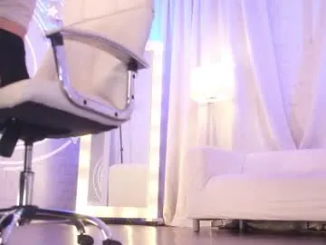 xlunami – webcam model profile photo Image 5