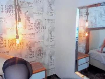 Sun-Moon – webcam model profile photo Image 9