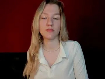 serenagrant – webcam model profile photo Image 13