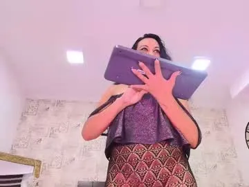 xlunami – webcam model profile photo Image 3