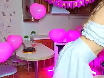 jucieLussie free chat on liveonude Image 10