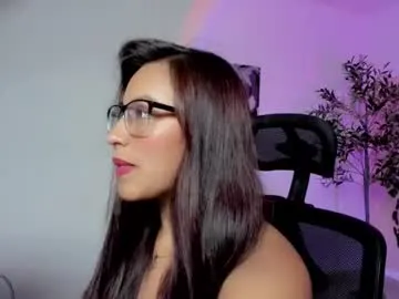 xlunami – webcam model profile photo Image 2