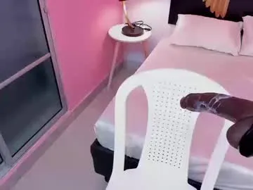 -The-sweet-couple- – webcam model profile photo Image 5