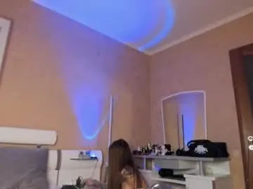 MinniMia – webcam model profile photo Image 4