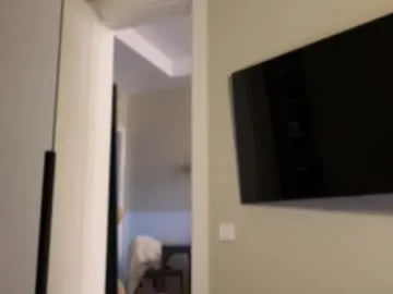 naya_velvet – webcam model profile photo Image 4