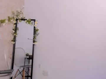 xlunami – webcam model profile photo Image 2