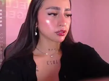 yandracelisoficial – webcam model profile photo Image 3