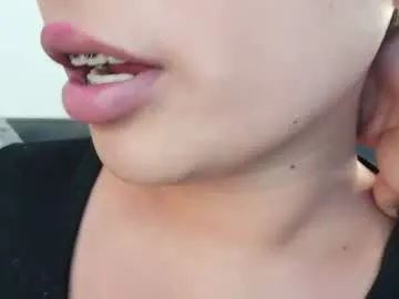 ukk_bit – webcam model profile photo Image 18