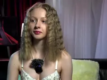 lila_elliot – webcam model profile photo Image 2