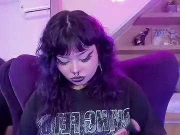 ANGELonDUTY – webcam model profile photo Image 19