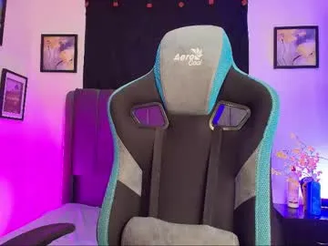 millemimi – webcam model profile photo Image 9