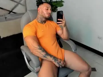 bigass001_ – webcam model profile photo Image 9