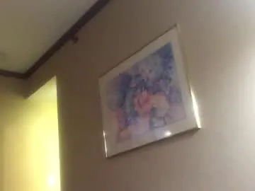 izelevans – webcam model profile photo Image 8