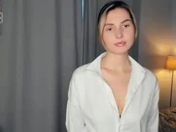 chabibiann – webcam model profile photo Image 15