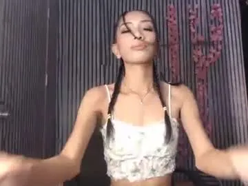 livslifee – webcam model profile photo Image 2