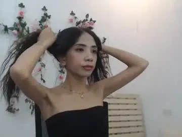 livslifee – webcam model profile photo Image 4