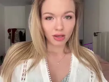 meggan_07 – webcam model profile photo Image 5