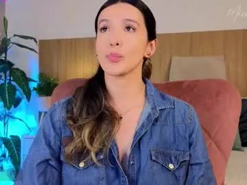 PeachGirl – webcam model profile photo Image 9