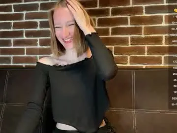 MiaLiaHot – webcam model profile photo Image 4