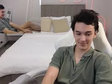 SheOnShe – webcam model profile photo Image 16